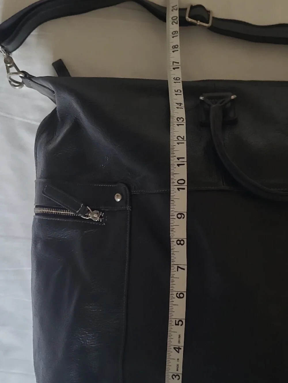Heyraud Black Leather Duffel Weekender Bag. Shoulder Strap Large Travel Gym
